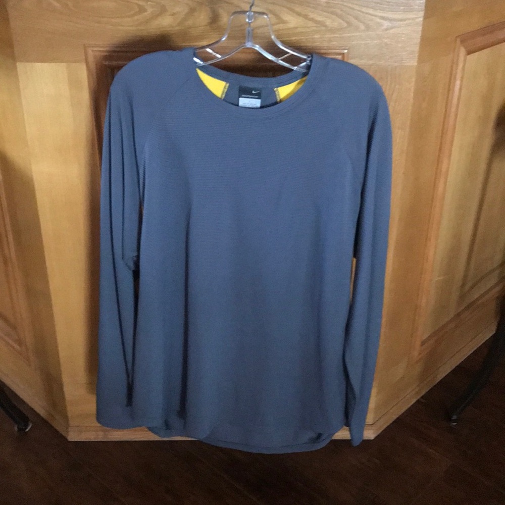 Nike Sphere Dry Men’s Large Long Sleeve Athletic Shirt - Gray and Yellow